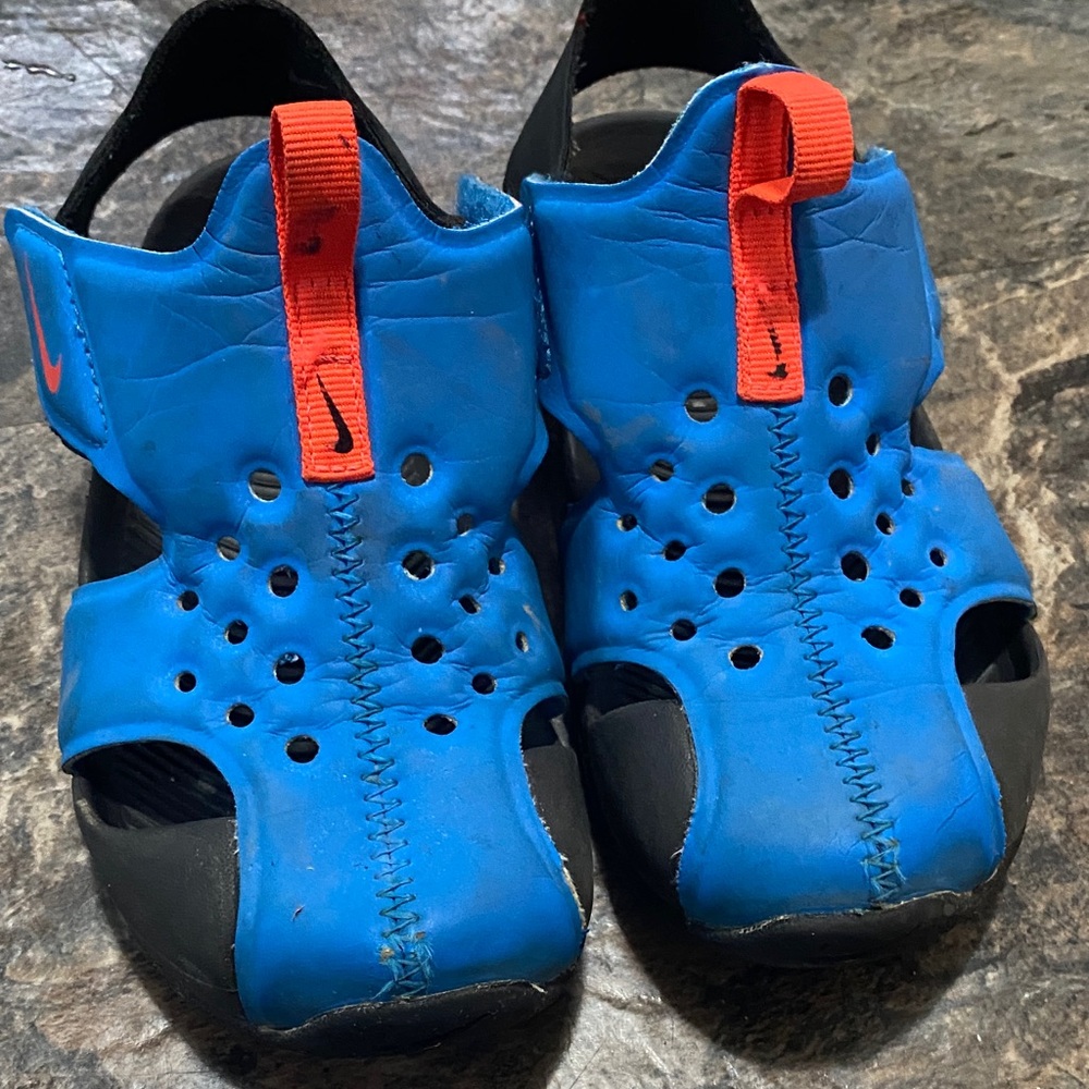 Nike Kids Water Shoes in Blue and Black
